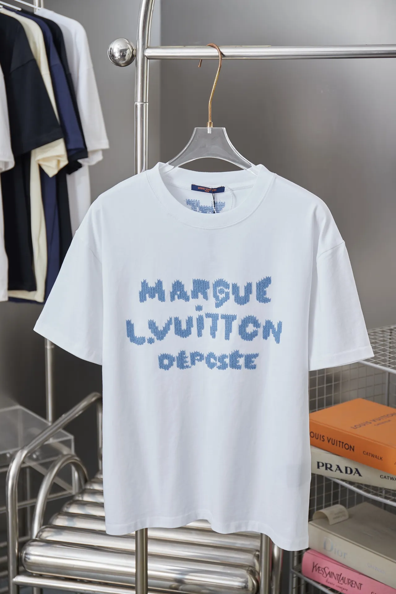 🅿️180 1V 25SS early spring new style short sleeves with embroidered letters, light luxury, a must-have item for daily commuting for men and women, correct version, welcome to compare, detailed features · 320g 100% pure cotton double yarn jersey fabric · Special thickened 32 pieces of double-strand 1X1 thread in the same vat custom dyeing · Imported Tajima machine embroidered letter logo · Double needle stitching cross-stitching process · Original main mark, washed tag, brand moisture-proof paper packaging Color: White Size: S/M/L/XL